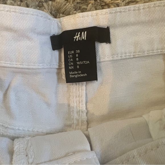 H&M Raw Hem Mid Rise Denim Shorts Rolled Hem - 3 Pair Bundle - Picture 4 of 6